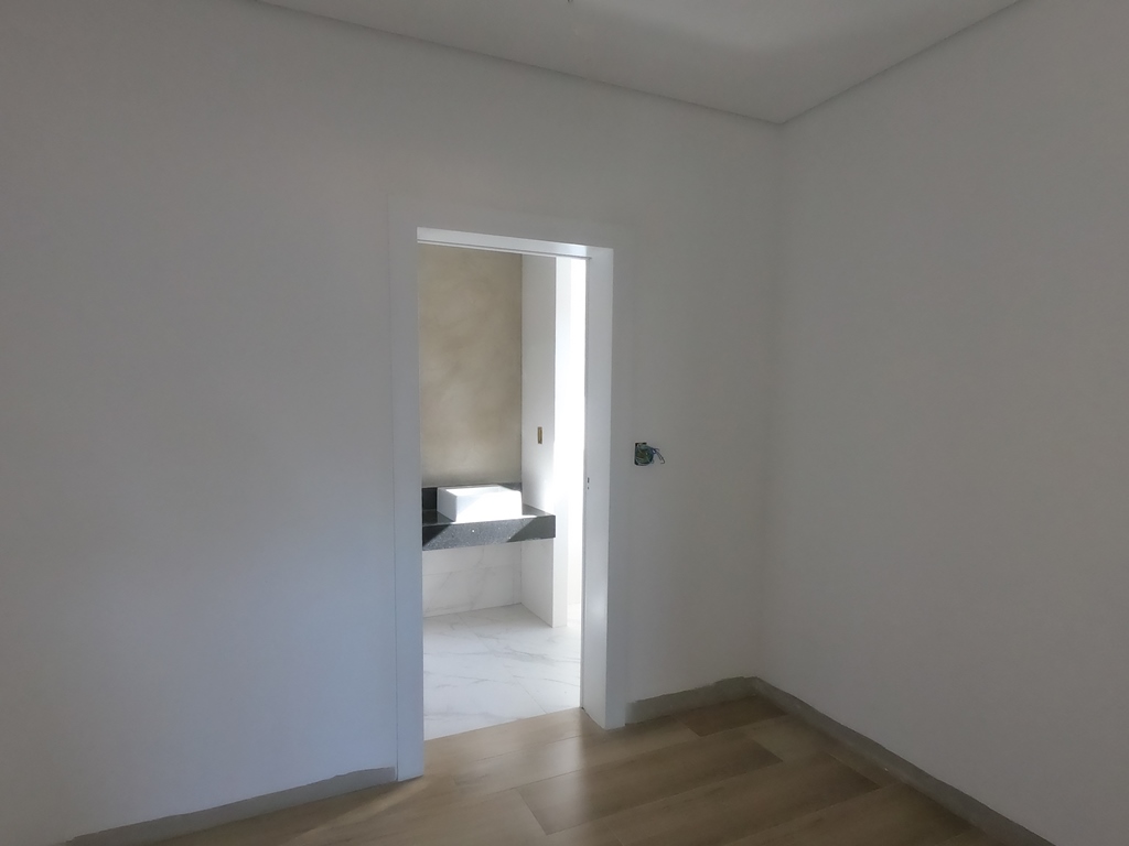 APARTAMENTO NOVO DE ALTO PADRÃO, NO BAIRRO SANTA HELENA (UM APARTAMENTO POR ANDAR)